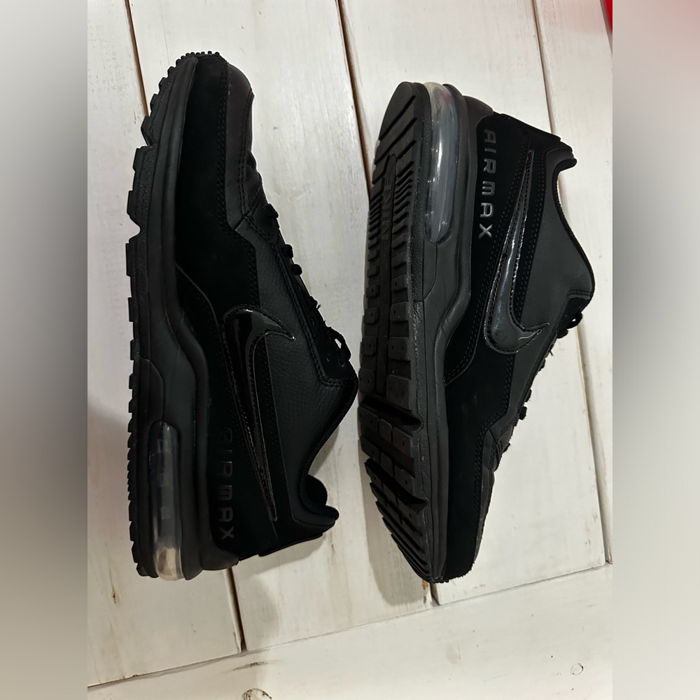 Nike Air Max Black Sneakers